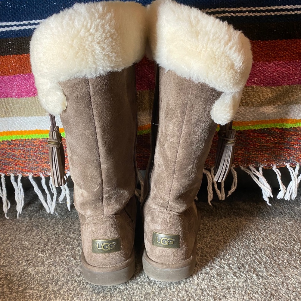✨UGG PLUMDALE BOOTS✨